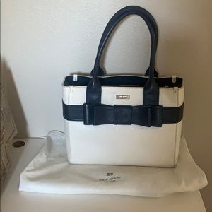 Kate spade navy/ white bow handbag w/ dust bag